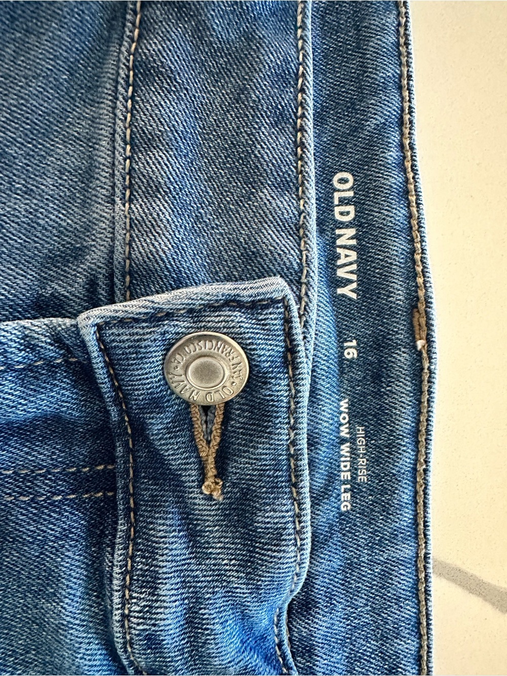 Old Navy Women’s Wide Leg Jeans – Size 16 - Picture 3 of 3